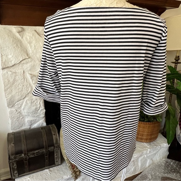 3/$25 💋 Gloria Vanderbilt Black and White Striped Top Size M - Picture 3 of 7